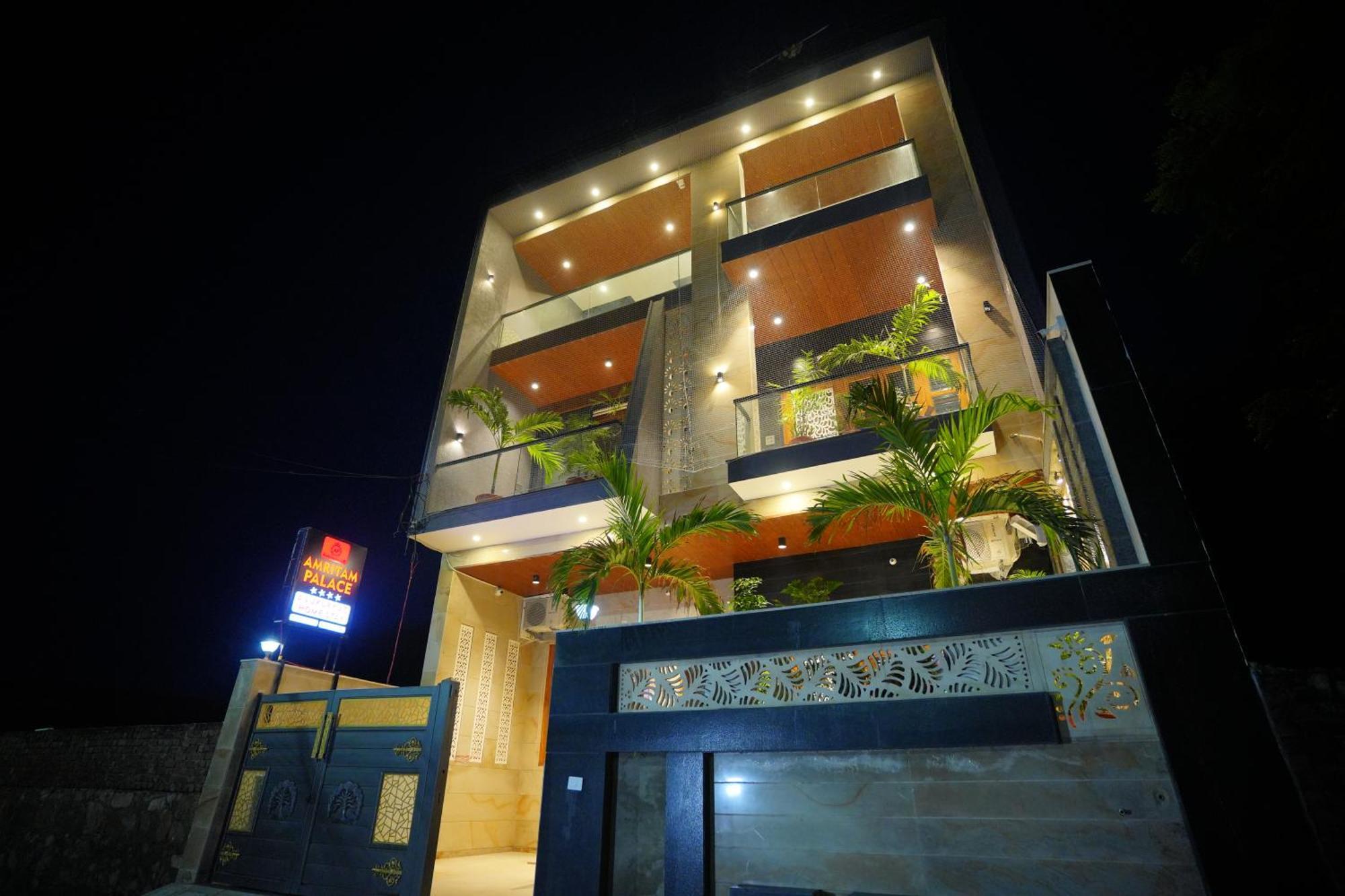 Amritam Palace A Luxury Ac Home Stay Ringas Ngoại thất bức ảnh