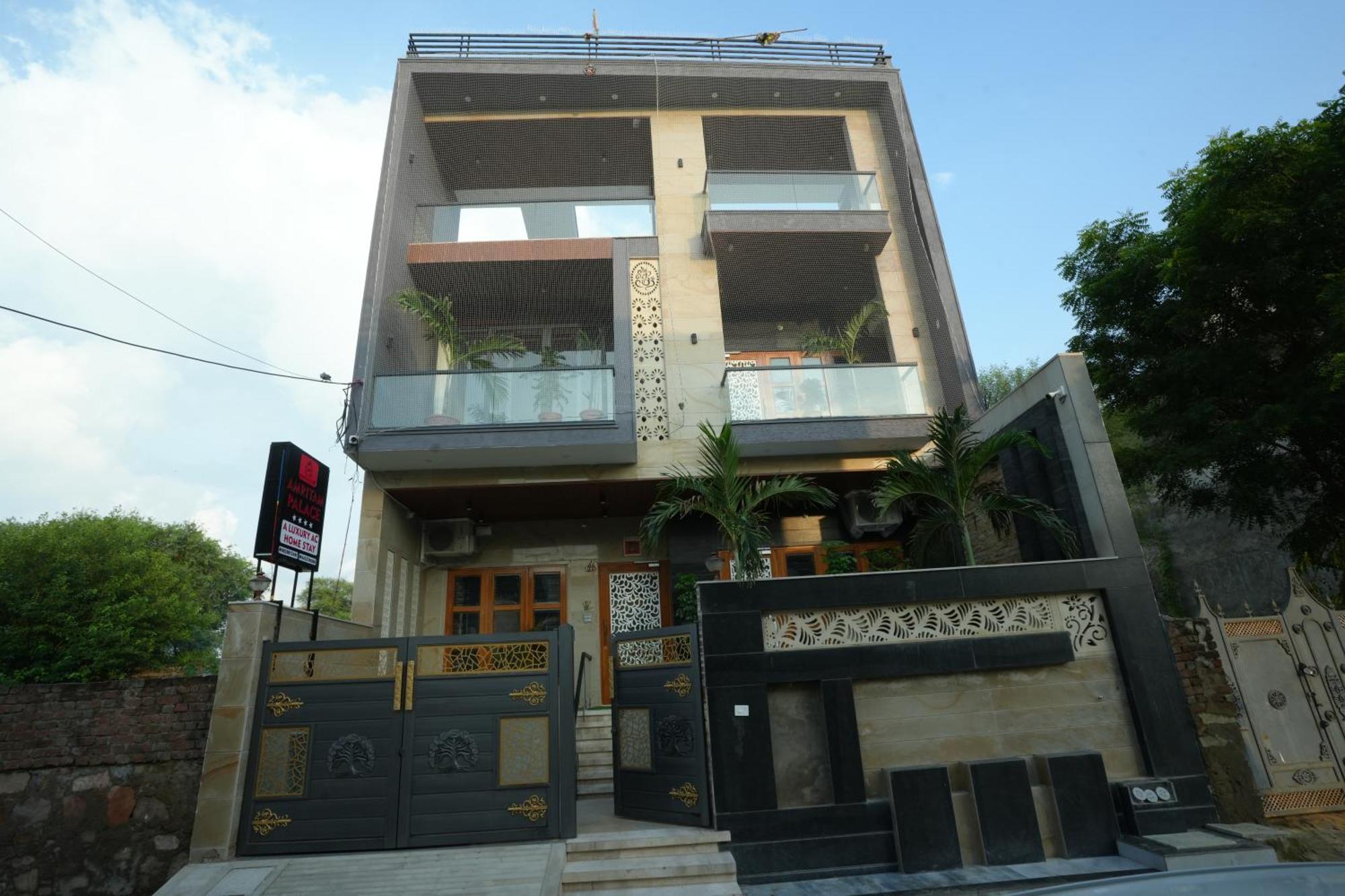 Amritam Palace A Luxury Ac Home Stay Ringas Ngoại thất bức ảnh