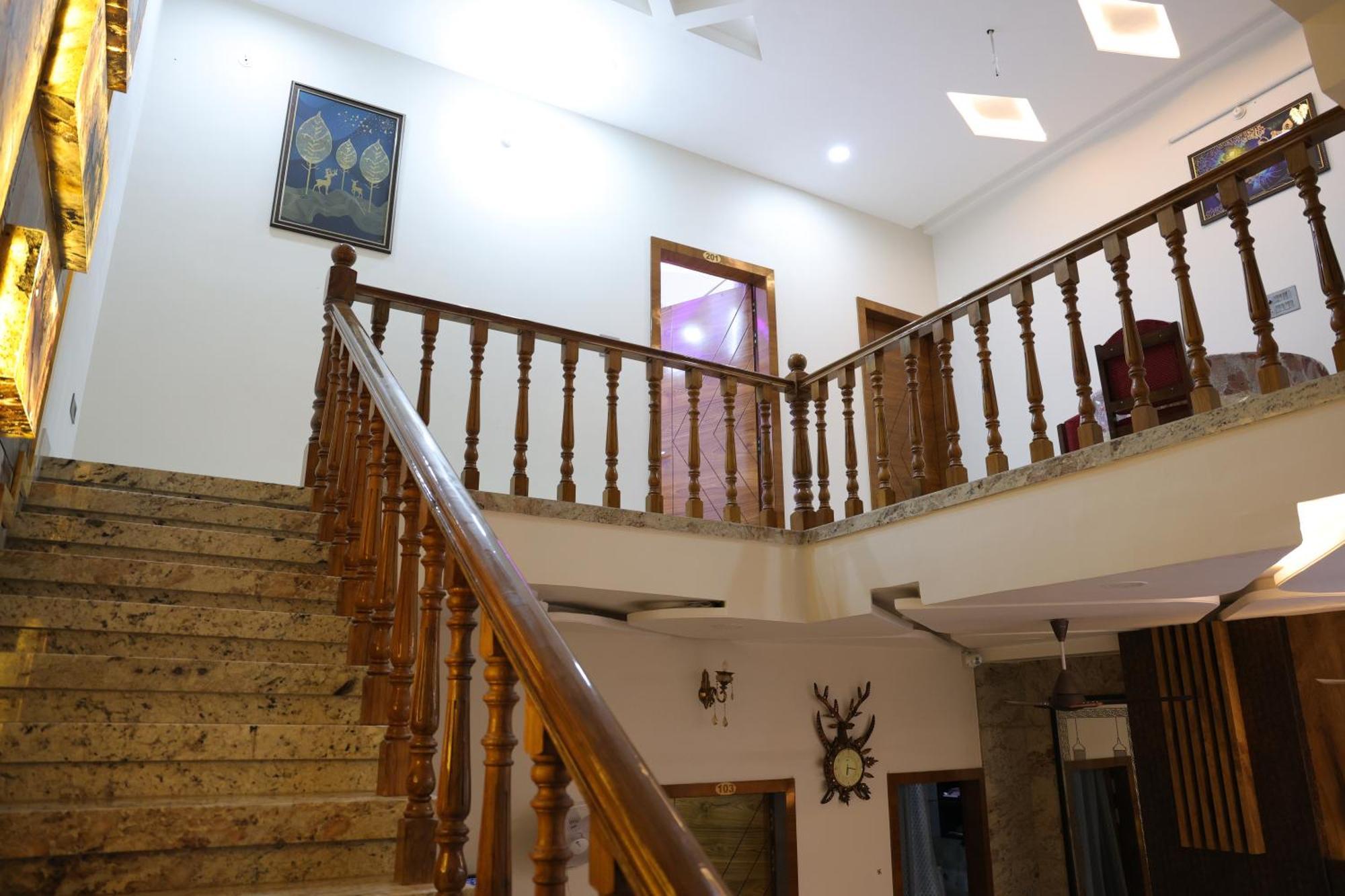 Amritam Palace A Luxury Ac Home Stay Ringas Ngoại thất bức ảnh