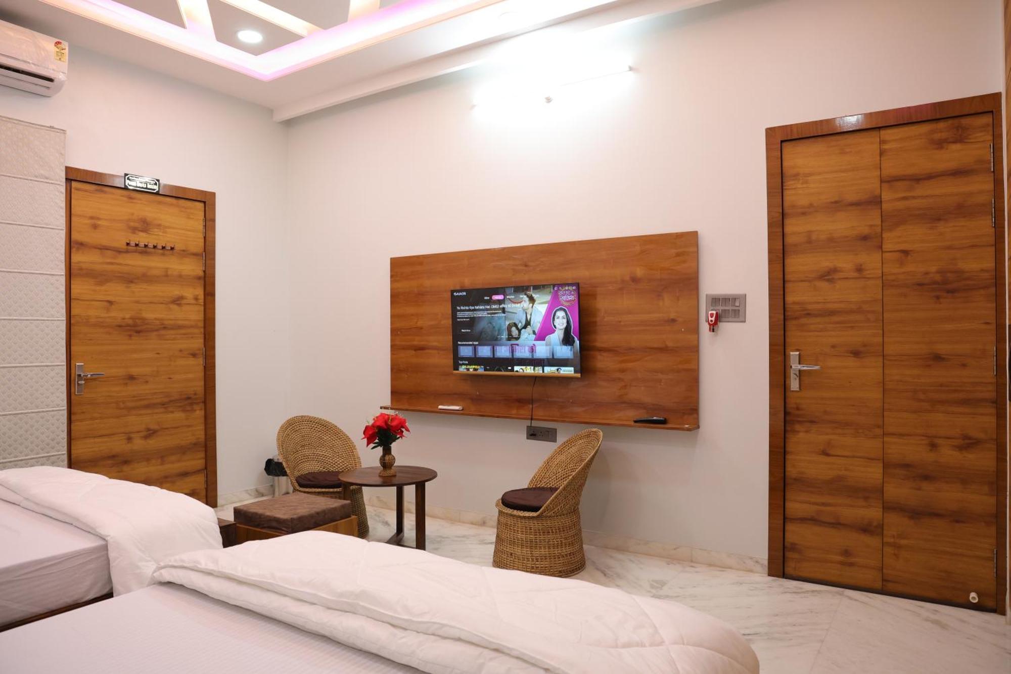 Amritam Palace A Luxury Ac Home Stay Ringas Ngoại thất bức ảnh