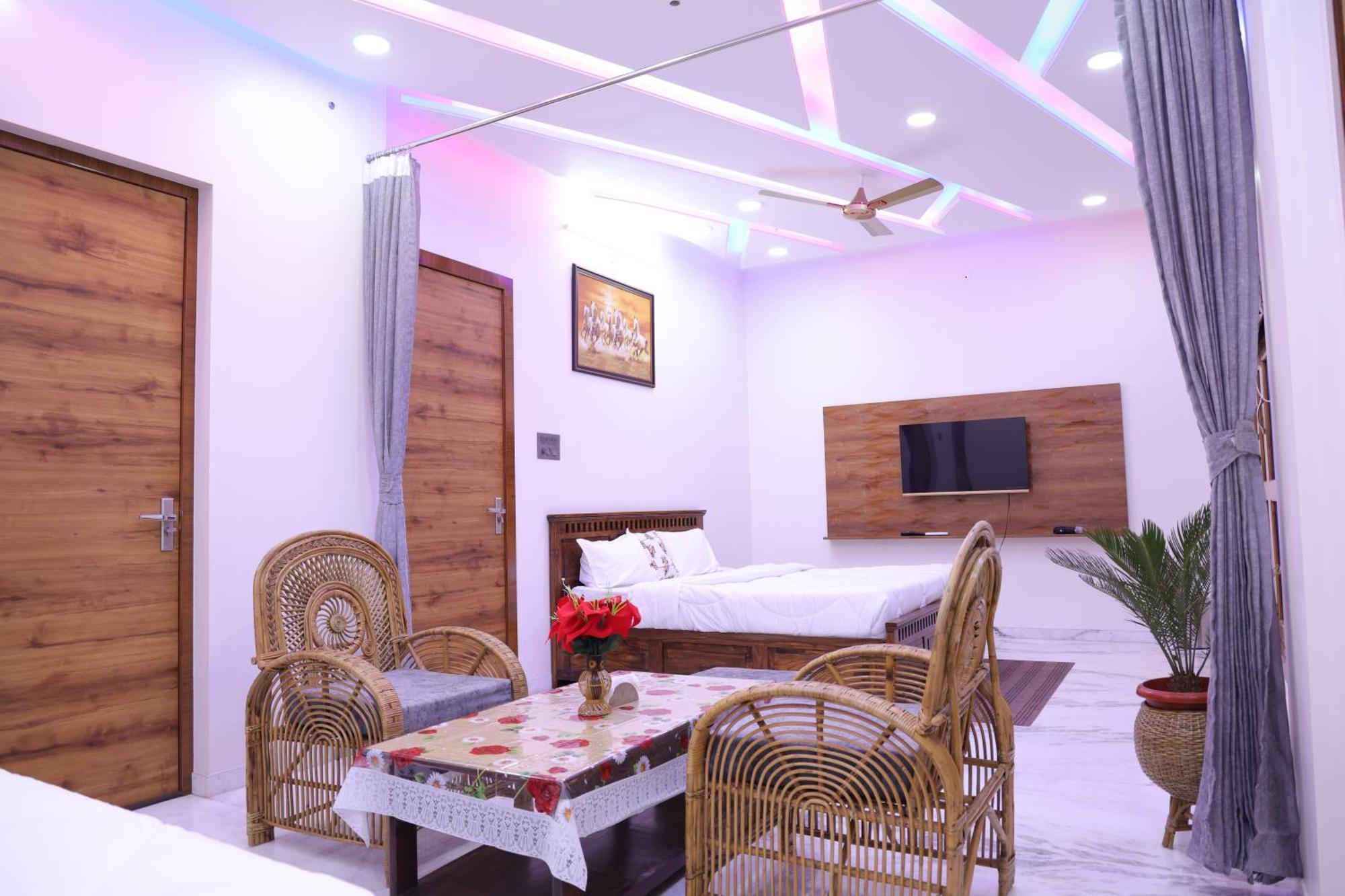 Amritam Palace A Luxury Ac Home Stay Ringas Ngoại thất bức ảnh