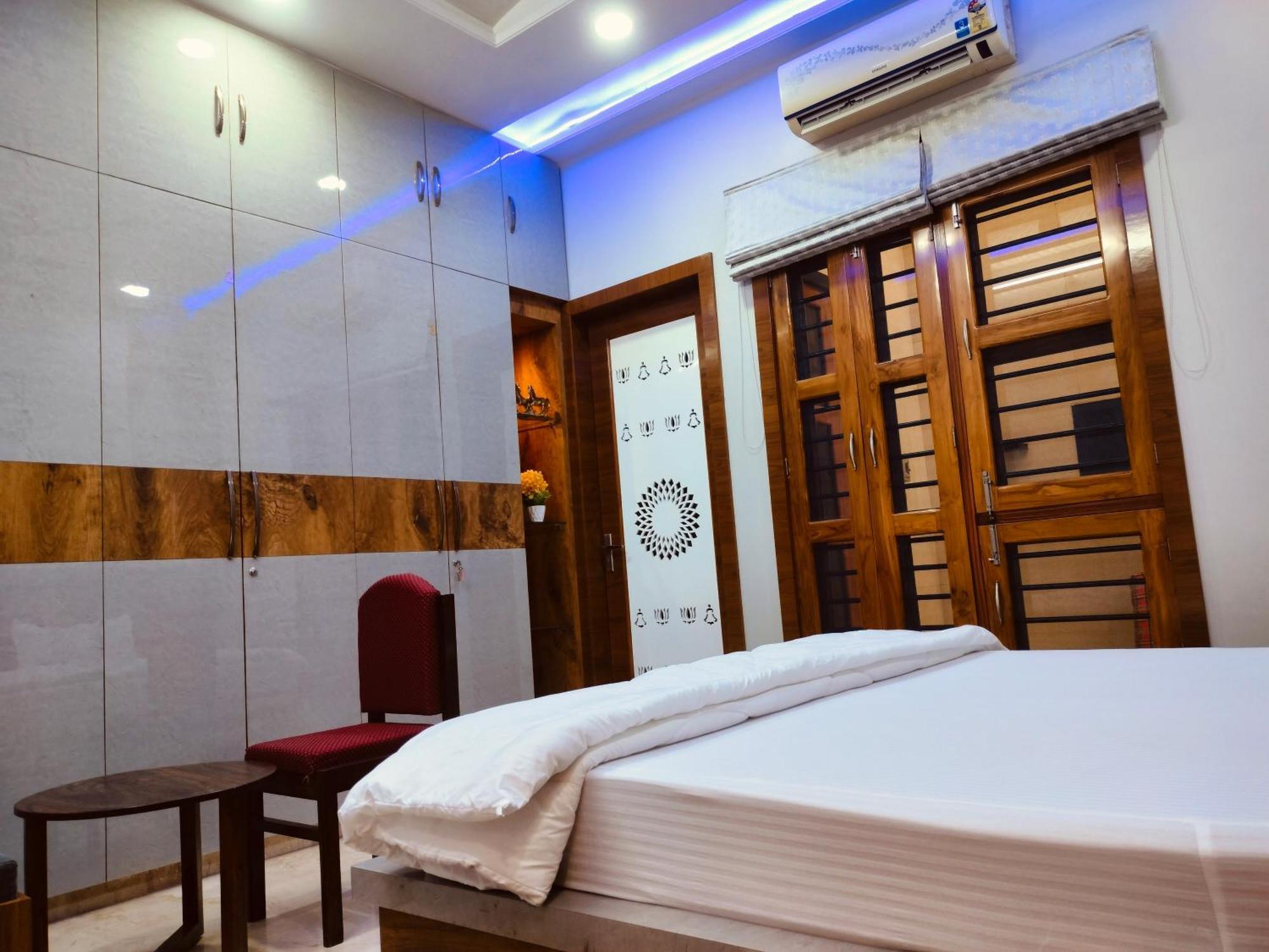Amritam Palace A Luxury Ac Home Stay Ringas Ngoại thất bức ảnh
